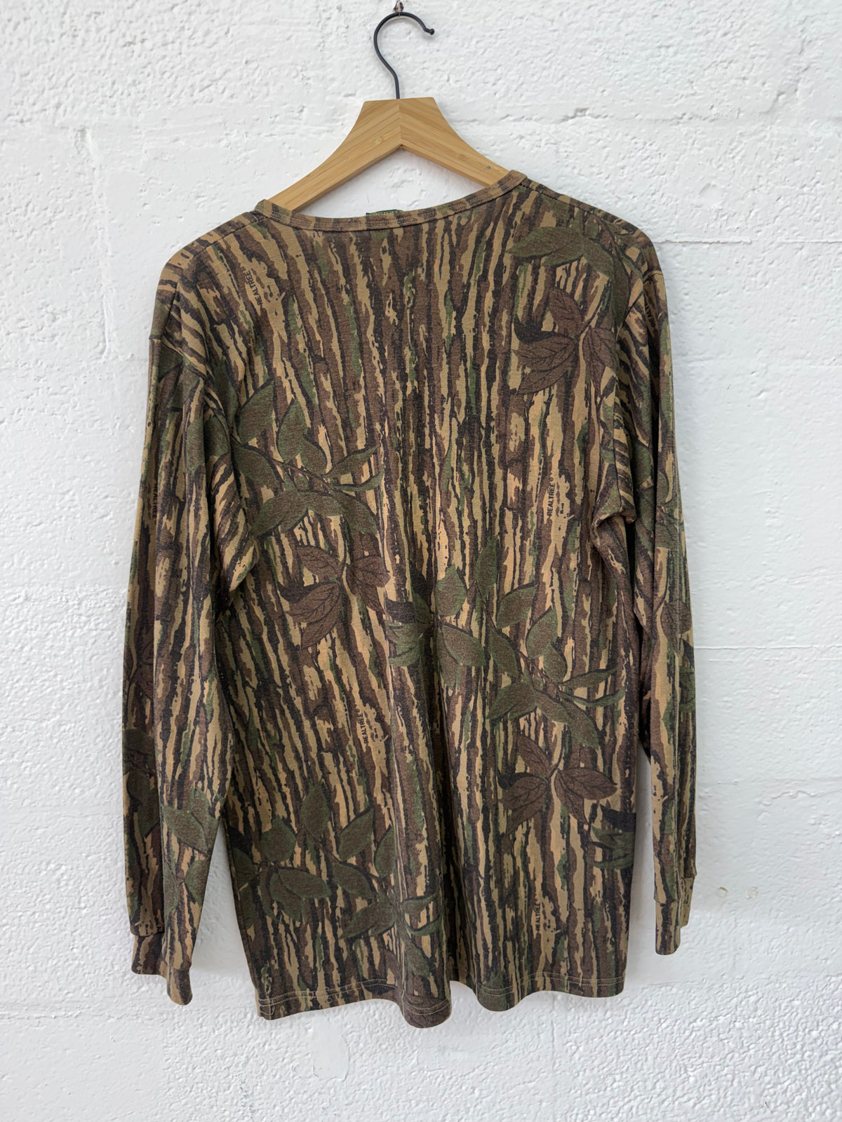 Vintage Realtree Henley L